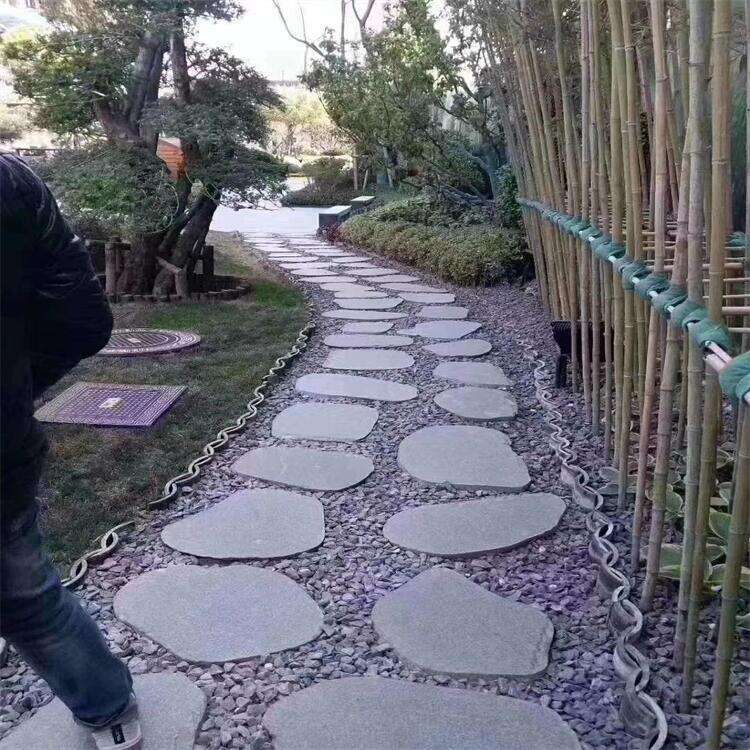 贴鹅卵石一平方米的价格是多少？室内外装饰指南
